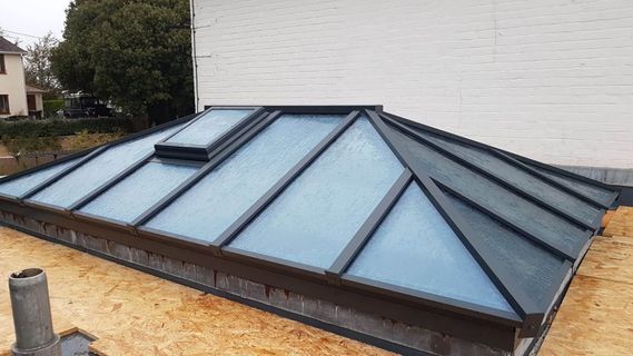Aluminium lantern roof with automatic openers